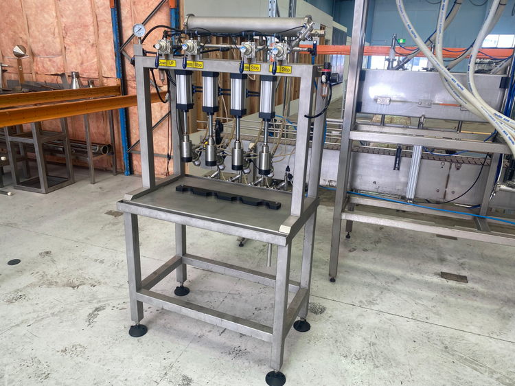 4-head semi-automatic liquid filler