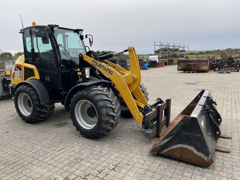 Mustang AL708 CAB Wheel Loader