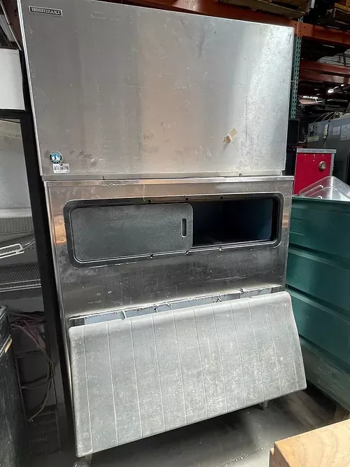 Hoshizaki Air Cooled Ice Machine with Bin