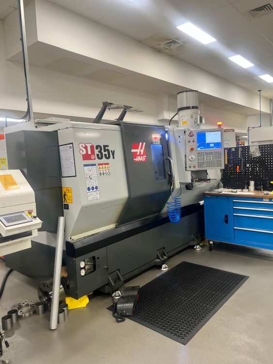 Haas HAAS 3200 rpm ST-35Y 4 Axis