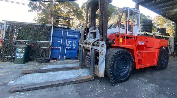 Mitsubishi FD250 20 Ton Lift