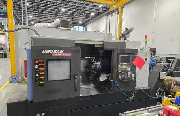Doosan Fanuc 31i-Model A CNC Control 4,000 RPM PUMA 2600Y 4 Axis
