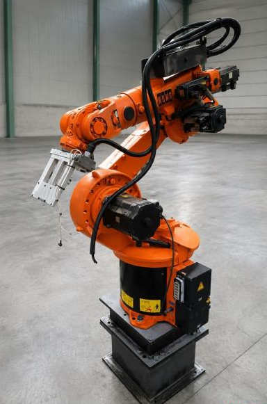 Kuka KR15/2 6 Axis