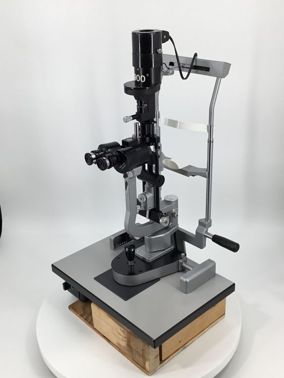 Haag Streit BM 900 Slit Lamp