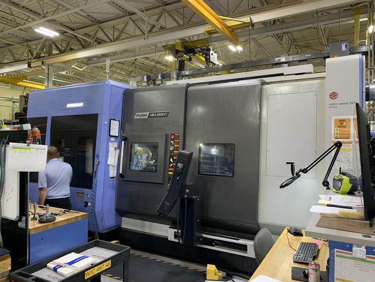 Doosan FANUC 31i-B5 with CUFOS platform and 19″ iHMi touchscreen 12,000 RPM PUMA SMX2600ST 5 Axis