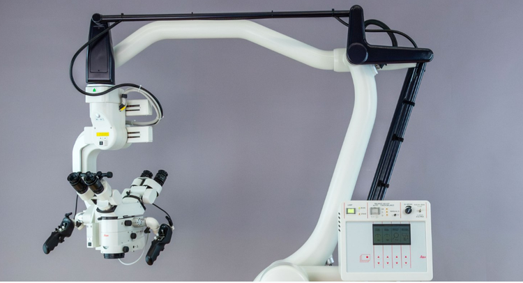 Leica M520 Neurosurgical Operating Microscope on an OH3 stand