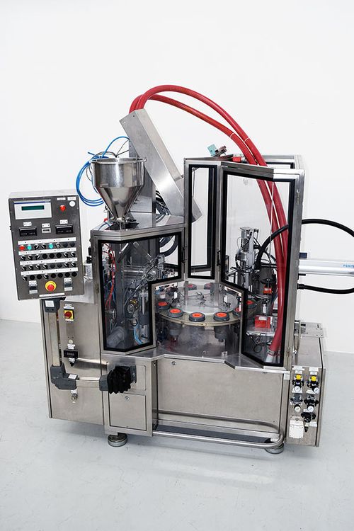 Valois TSX 3721 Airless filling- and crimping machine