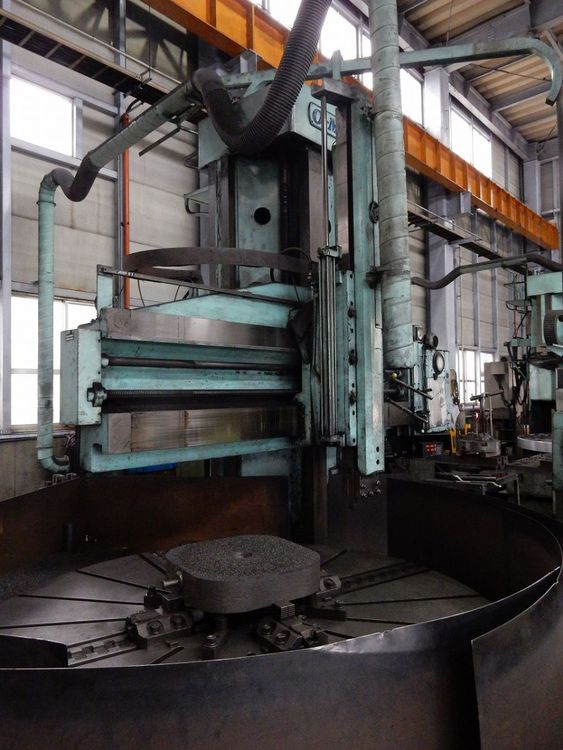 Om 4000 Vertical Lathe