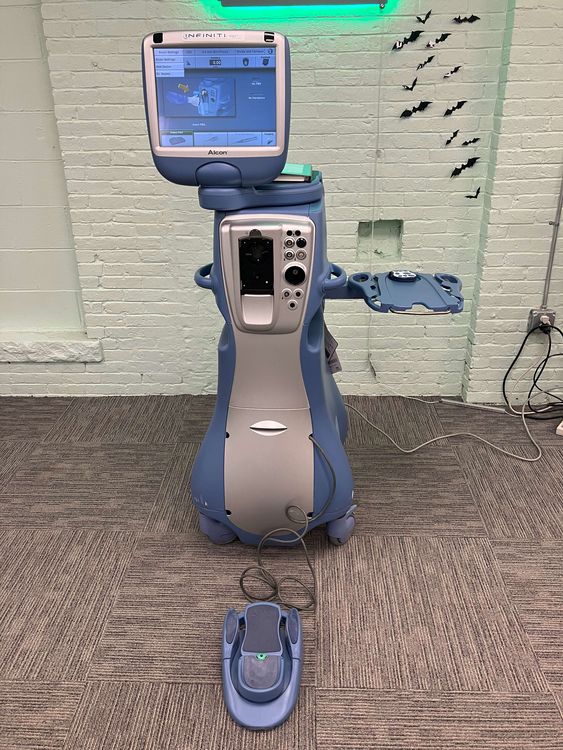 Alcon Infiniti Vision Phacoemulsifier System