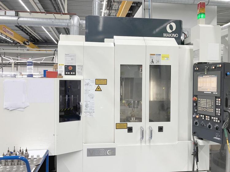 Makino V 33i Graphite 3 Axis