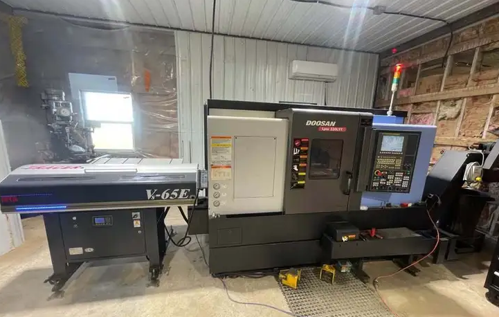 Doosan CNC (Fanuc 0i-TD) 6,000 RPM LYNX 220LSYC 5 Axis