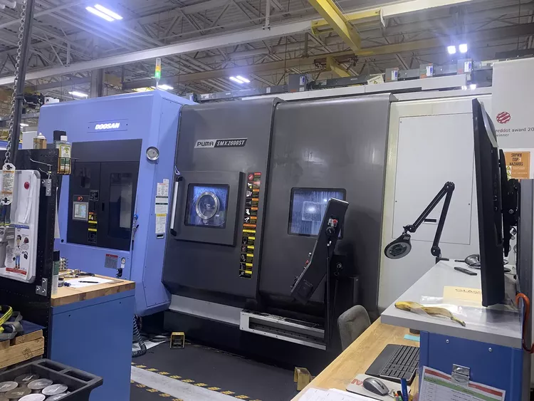 Doosan Fanuc Series 31i-Model B5 Variable Speed Puma SMX 2600ST 8 Axis