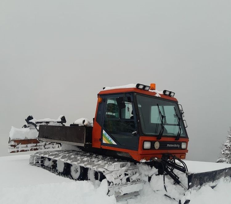Pistenbully PB130D