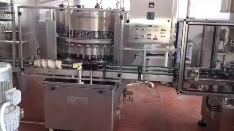 Cortellezzi 32 valves isobaric filler