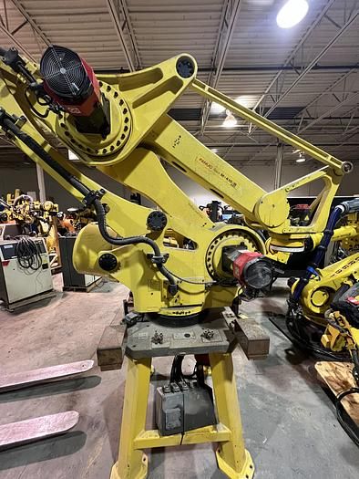 Fanuc M410iB/450 PALLETIZING ROBOT WITH R30iB CONTROLLER 4 Axis 60kg