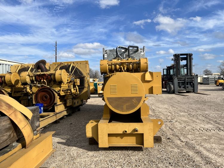 Caterpillar 3512B kW Rating: 1365 kVa Rating: 1950