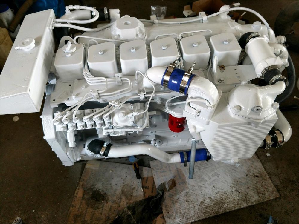 2 Cummins 6BTA Pair Cummins 6BTA 370hp w ZF220 1.51