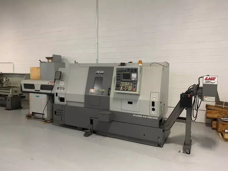 Hyundai CONTROL CNC (Fanuc 0i-TC) 4000 RPM SKT 21 LMS 3 Axis