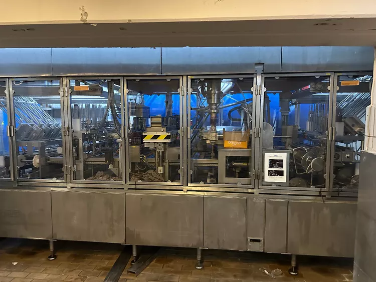 Trepko 104 KSP, Filling & Closing Machine