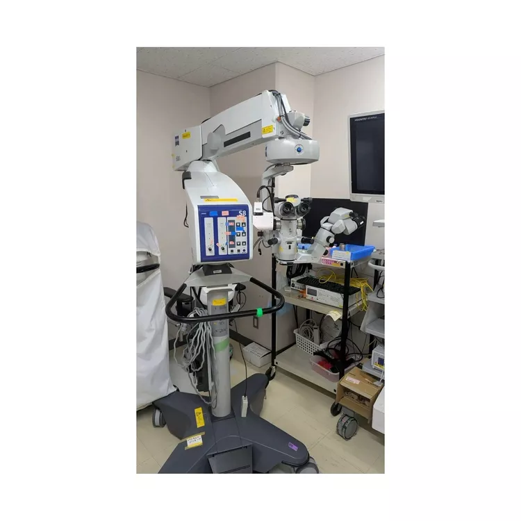 ZEISS OPMI Lumera T Surgical Microscope