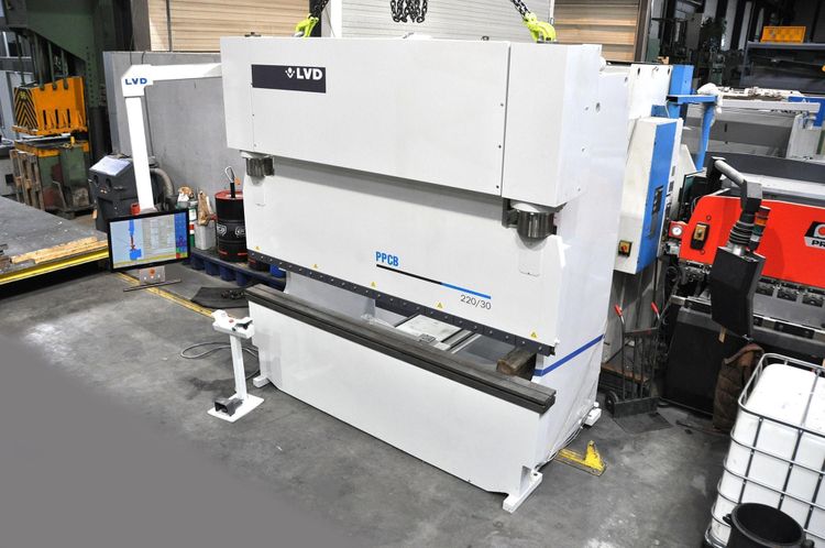 LVD PPCB 220 ton x 3100 mm CNC
