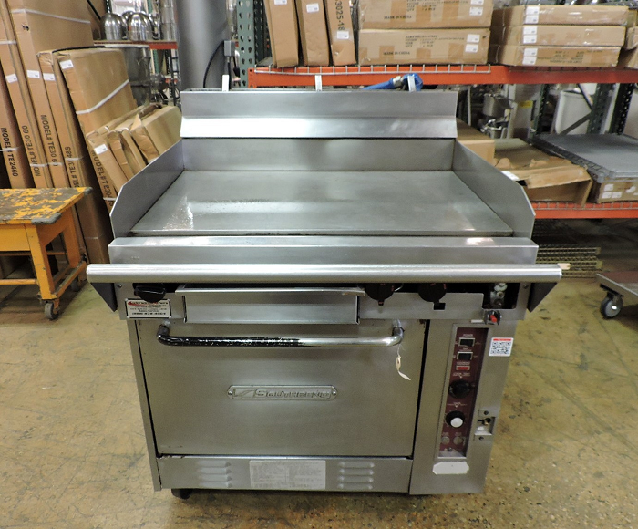 Southbend CO300HT, Commercial Gas Range with Griddle Top & Convection Oven