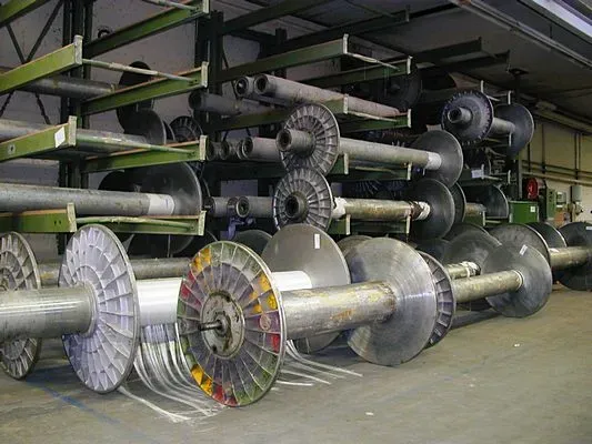 24  Warp beam