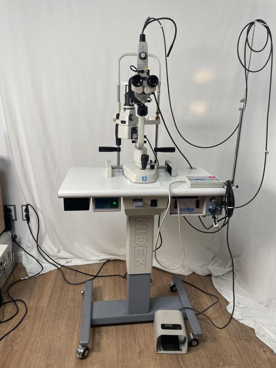 Nidek GYC-1000 green laser (with table)