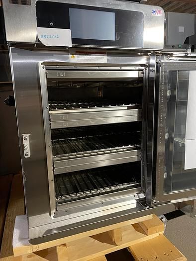 Alto Shaam VMC-H3H Multi-Cook Oven