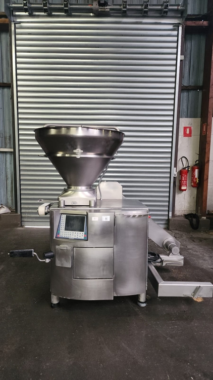 Handtmann VF616 vacuum filler