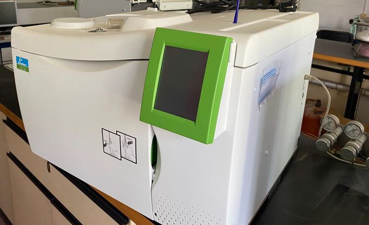 Perkin Elmer Clarus 580 GC Chromatograph with external compute