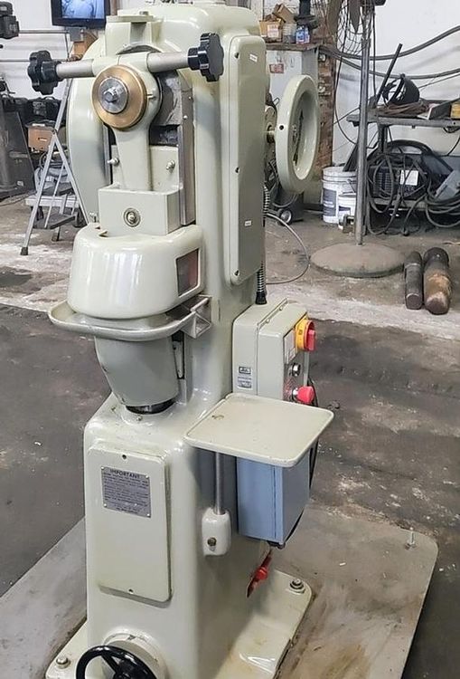 Manesty F-3 Single station press