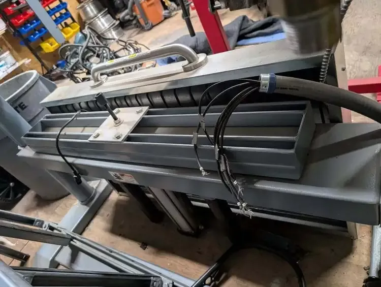 Belovac 2448 Vacuum Former