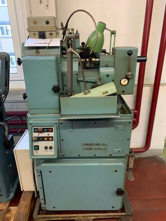 Strausak 30 5200 rpm Hobbing machine