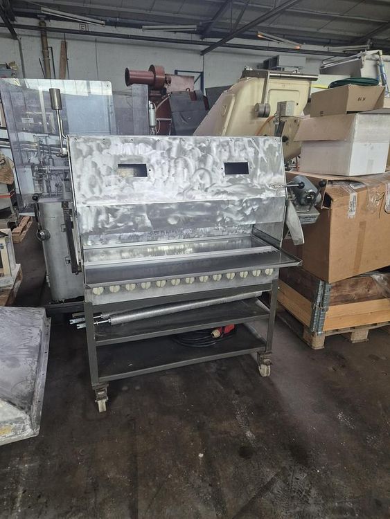 Schlee Pyramid cake machine