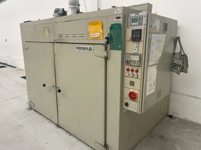 Heraeus dryer / oven