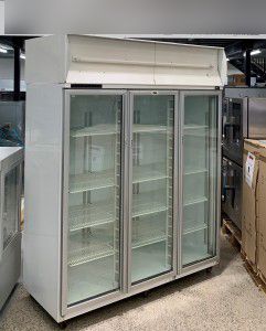 Skope SK1500XLP-C, 3 glass doors fridge