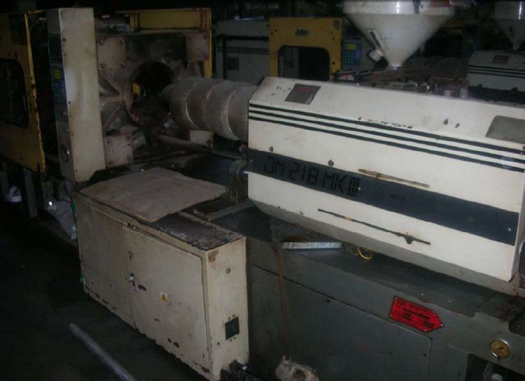 Injection moulder JM-218MK