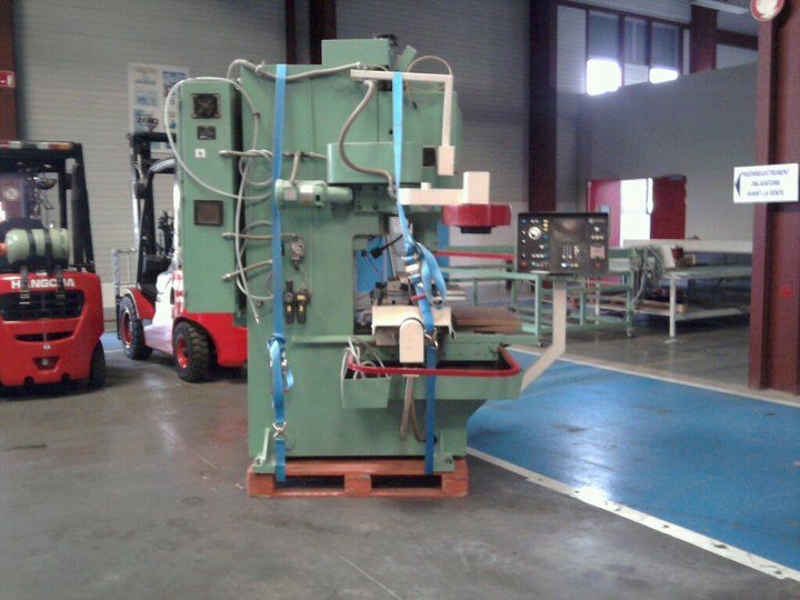 Hurco Hurco CNC milling machine Hurco CNC milling machine type MBI