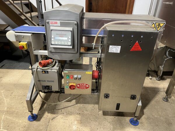Safeline Metal Detector