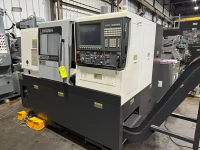 Okuma Okuma OSP-P300LA CNC Control 3,800 min1 GENOS L3000M-E 2 Axis