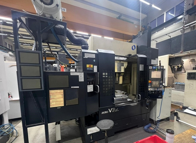 Makino v33i 3 Axis