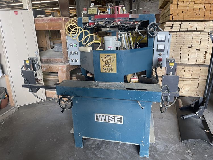 Wise 5200 Automatic Stair Router Simultaneously Routes Both Stringers