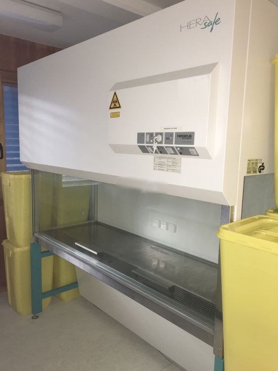 Heraeus Herasafe HSP 18 Safety Workbench