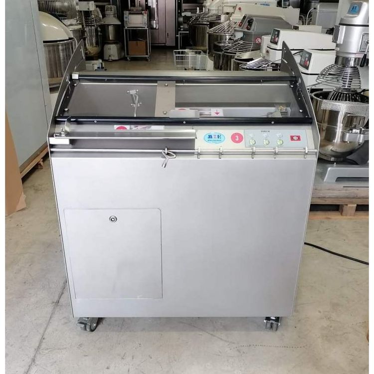 Treif Bread cutting machine