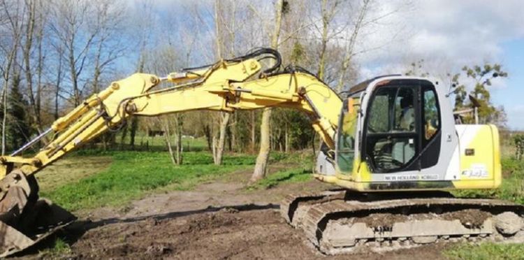New Holland E 145 Tracked Excavators