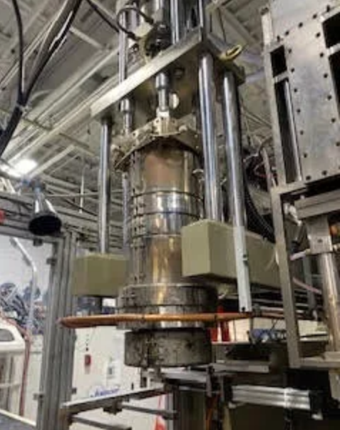 EBMC-8T-1LSS Blow Molder