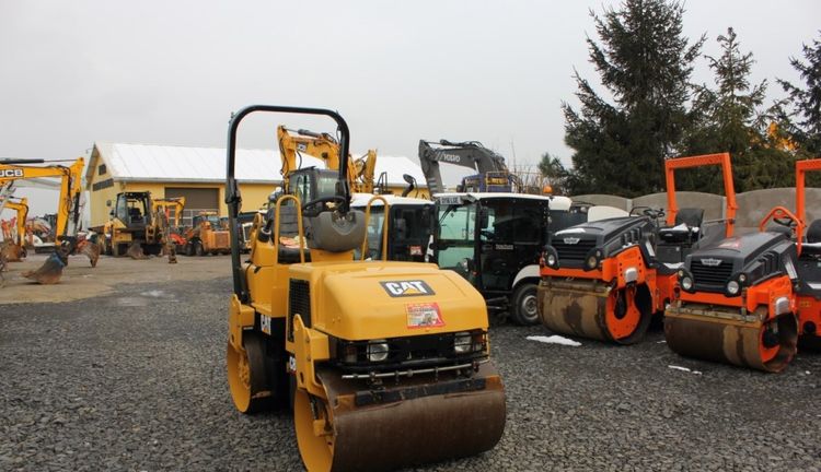  CAT  CB 224E  Road roller