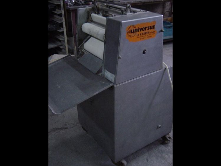 Universum 30/3, Croissant winding machine