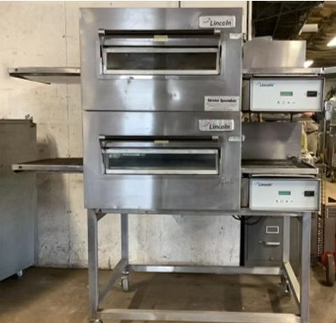 Lincoln 1116 Natural Gas Conveyor Pizza Oven